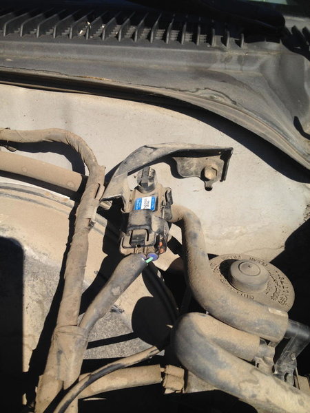 97-98 Toyota T100 Pickup Truck Fuel Vapor Pressure Sensor OEM 89460