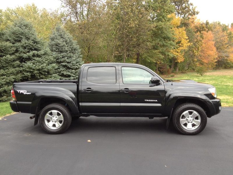 blacked out toyota tacoma emblems #5