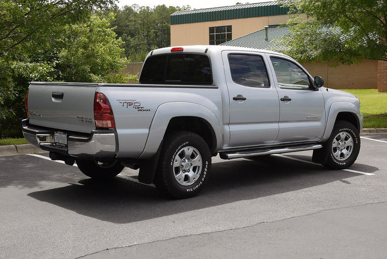 2006 toyota tacoma prerunner bed cover #1