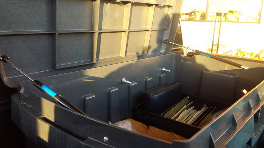 Removable tool box shop for truck bed