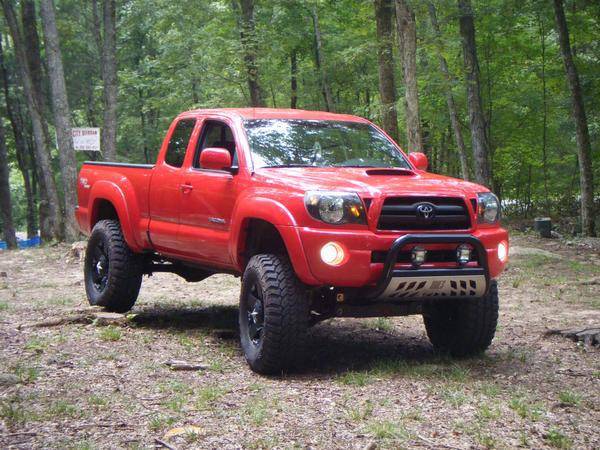 I have a 6" Pro Comp lift and 35x12.50 R18 and i honestly don't r...