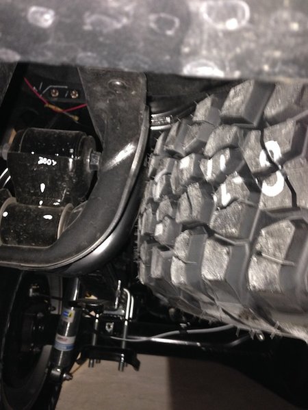 10-02-13_--_Tire_Carrier_Exhaust_33_Spare_Mod_--_Driver_Side_Clearance