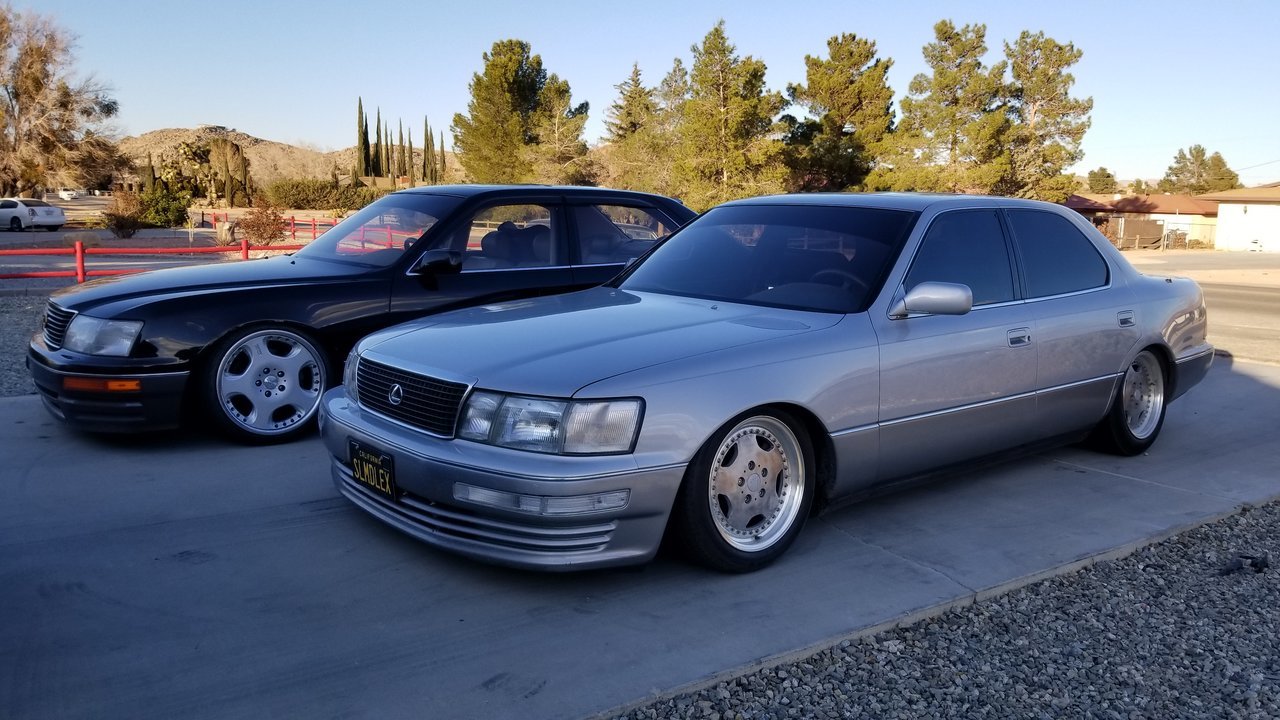 Slammed Lexus LS400 UCF10.