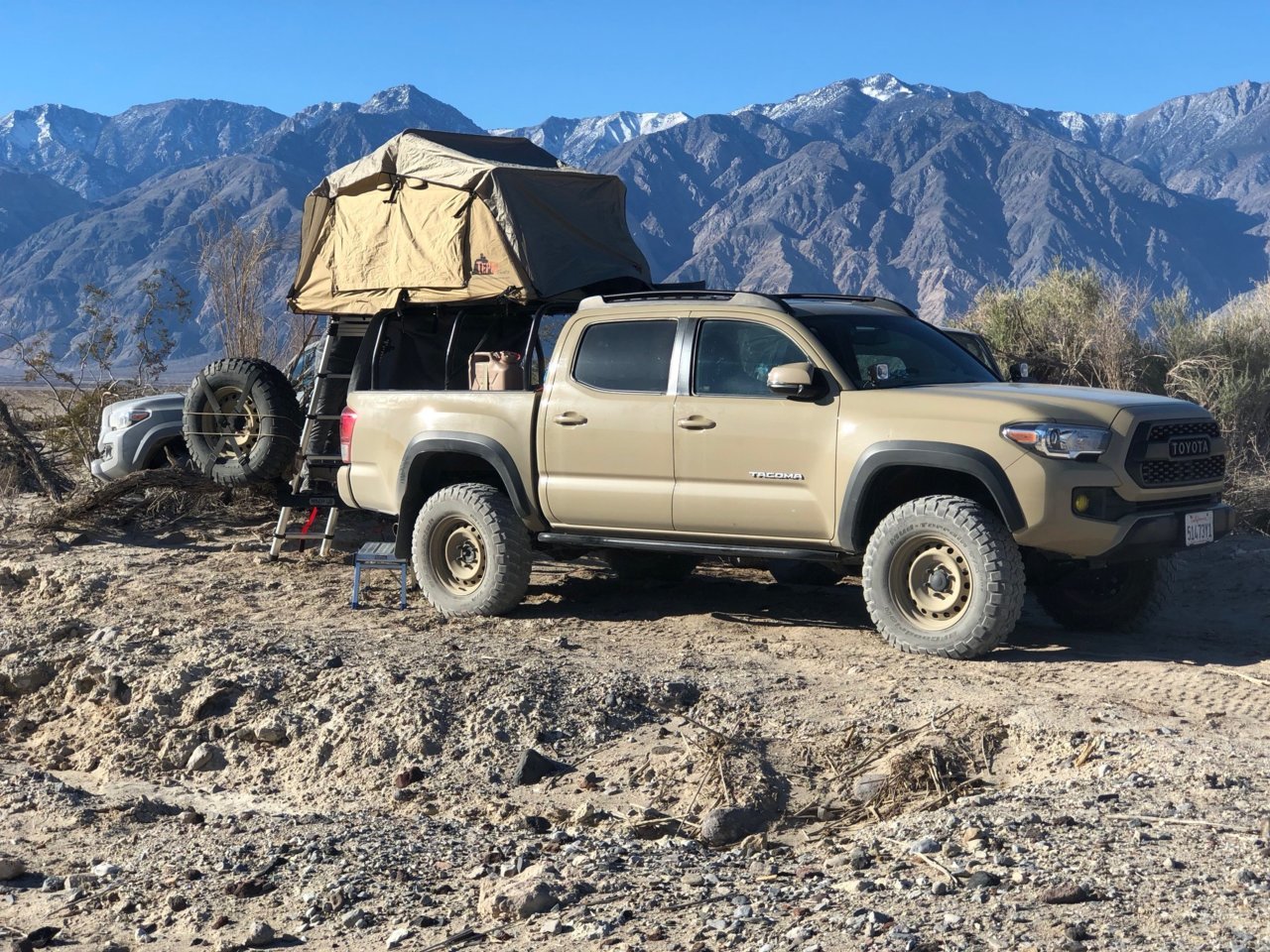 Toyota_Tacoma_2016_Quicksand_BFG_KM2s_Tepui_RTT_Saline_Valley_010119
