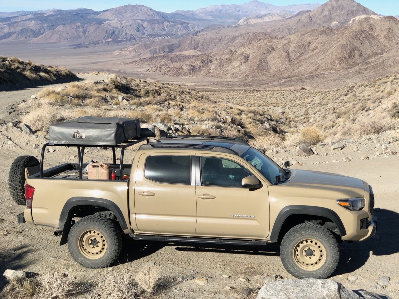 Toyota_Tacoma_2016_Quicksand_TRDOR_Manual_Overlooking_Saline_Valley_010119