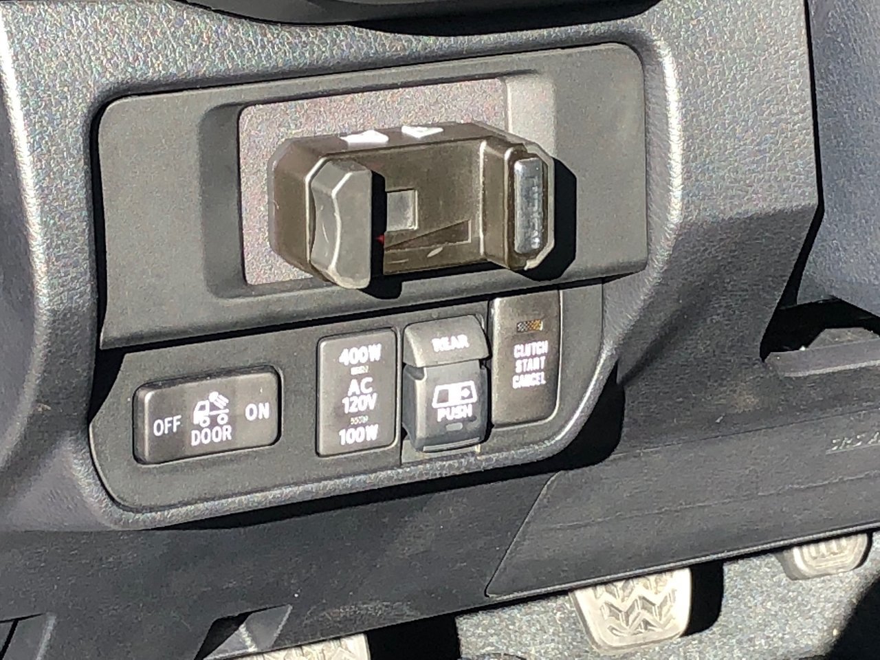 Trailer brake control (AA02908DC1A54210B04958A512D716D7.jpg